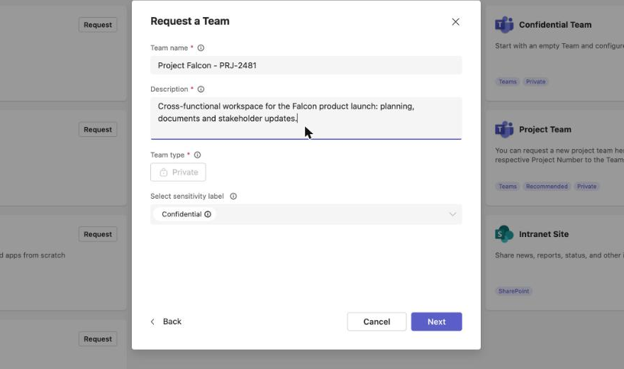 Le formulaire Request a Team dans l'application Teams de Rencore Governance, avec un nom d'équipe, une description, le type d'équipe Private et l'étiquette de confidentialité Confidential
